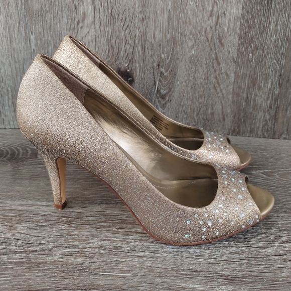 Style & Co. Shoes - Style & co. Monaee sparkly tan pumps 7.5